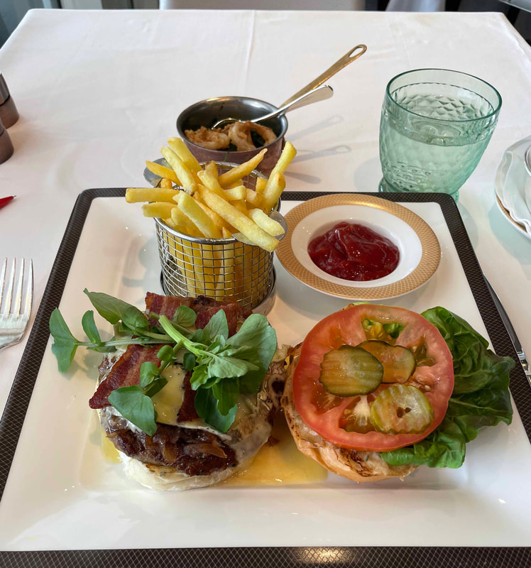 Cunarder Burger from the Steakhouse on Queen Mary 2